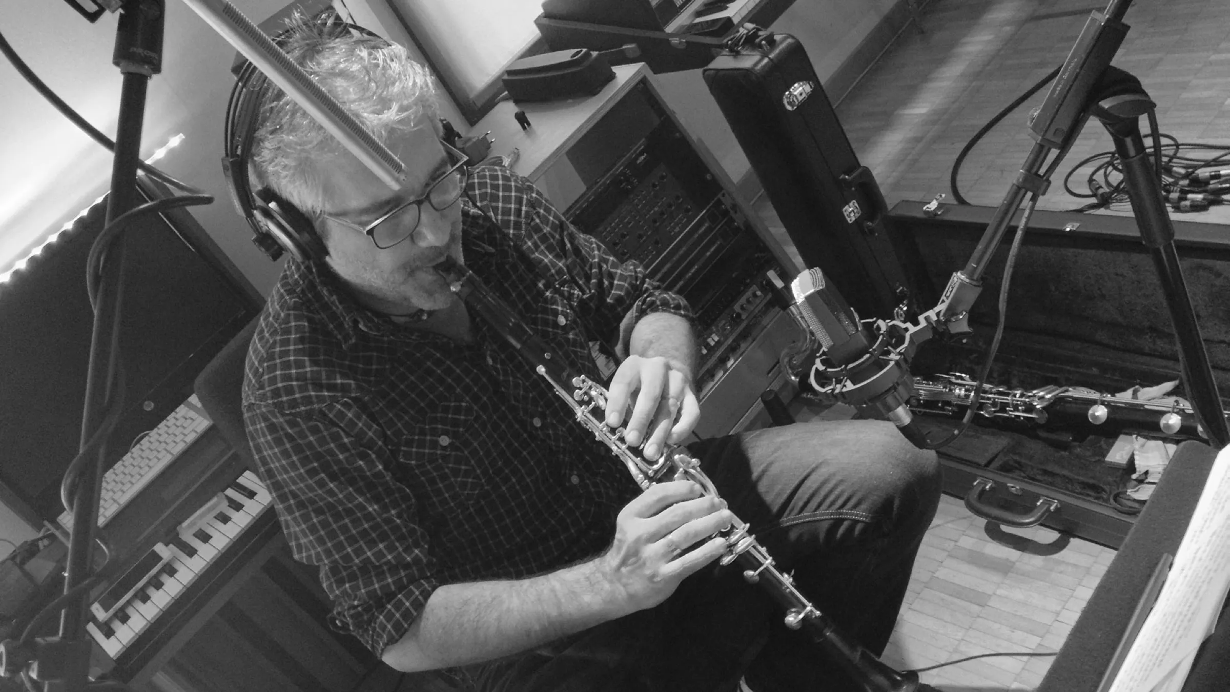 Stefano Corradi in studio di registrazione